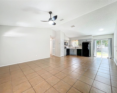 13868 Lena Street - Photo Thumbnail 4
