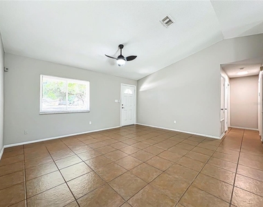 13868 Lena Street - Photo Thumbnail 6