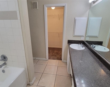 3702 Palm Desert Lane - Photo Thumbnail 22