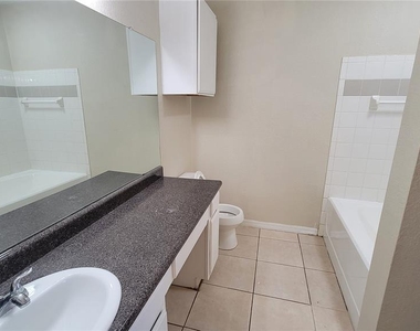 3702 Palm Desert Lane - Photo Thumbnail 19