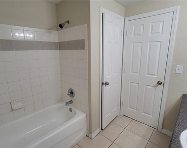 3702 Palm Desert Lane - Photo Thumbnail 13
