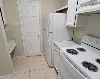 3702 Palm Desert Lane - Photo Thumbnail 8
