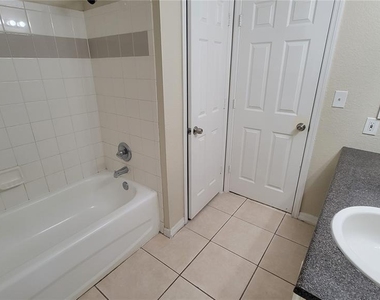 3702 Palm Desert Lane - Photo Thumbnail 6