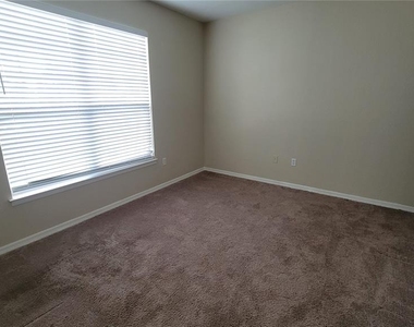 3702 Palm Desert Lane - Photo Thumbnail 5