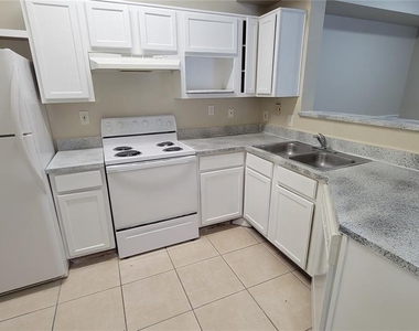 3702 Palm Desert Lane - Photo Thumbnail 9