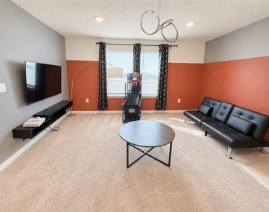 7328 Oakmoss Loop - Photo Thumbnail 19