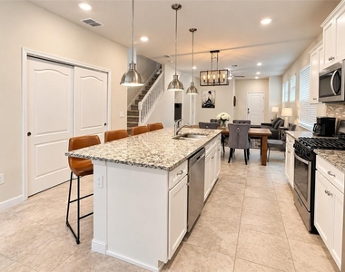 7328 Oakmoss Loop - Photo Thumbnail 12