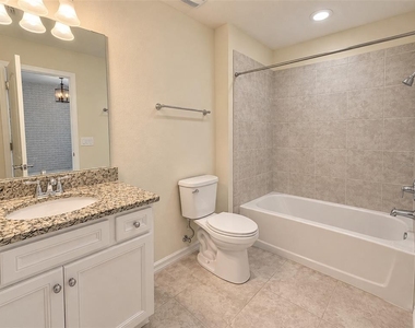 7328 Oakmoss Loop - Photo Thumbnail 11