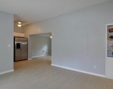 1332 Hillcrest Drive - Photo Thumbnail 5