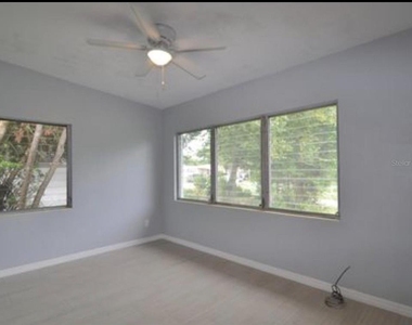 1332 Hillcrest Drive - Photo Thumbnail 11
