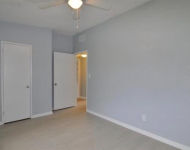 1332 Hillcrest Drive - Photo Thumbnail 12