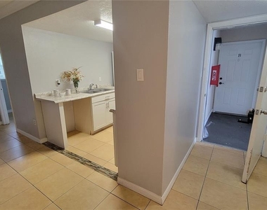 863 Sky Lake Circle - Photo Thumbnail 18