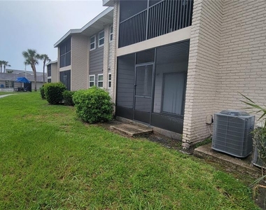 863 Sky Lake Circle - Photo Thumbnail 31