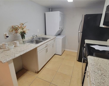 863 Sky Lake Circle - Photo Thumbnail 20