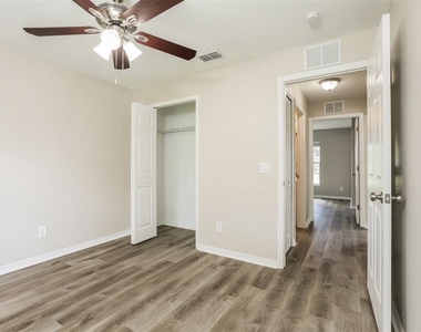 5125 Beecher Street - Photo Thumbnail 11