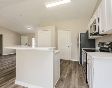 5125 Beecher Street - Photo Thumbnail 6