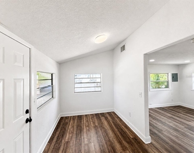 2310 S Shine Avenue - Photo Thumbnail 19