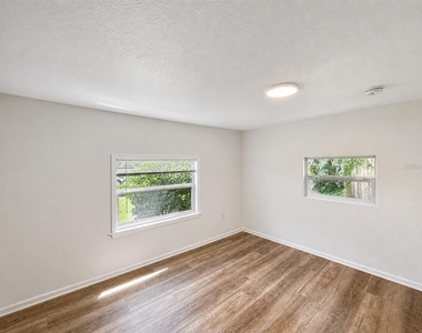 2310 S Shine Avenue - Photo Thumbnail 14
