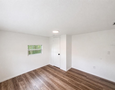 2310 S Shine Avenue - Photo Thumbnail 4