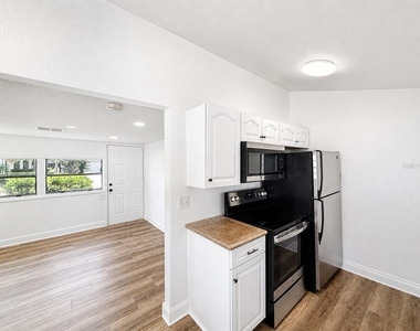 2310 S Shine Avenue - Photo Thumbnail 11