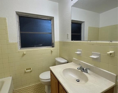 3111 Eleuthera Lane - Photo Thumbnail 10