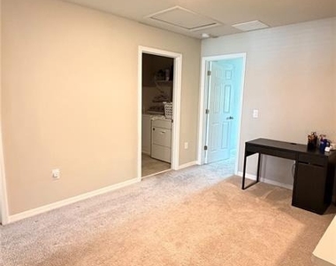 1434 Sage Bush Street - Photo Thumbnail 7
