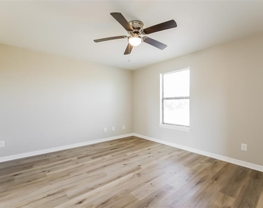 2806 58th Street W - Photo Thumbnail 6