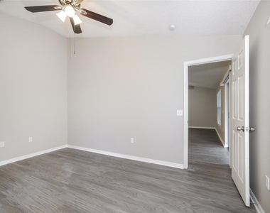 630 Bayport Drive - Photo Thumbnail 11