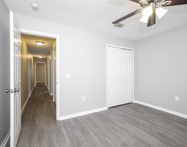 630 Bayport Drive - Photo Thumbnail 6