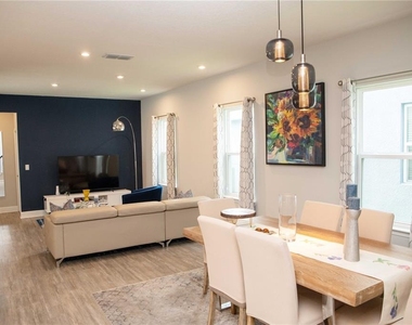 5963 Glory Bower Drive - Photo Thumbnail 4