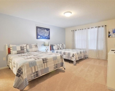 8854 Geneve Court - Photo Thumbnail 5