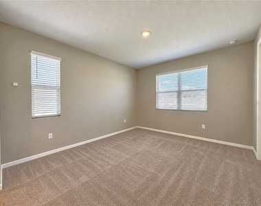 819 Folklore Lane - Photo Thumbnail 7