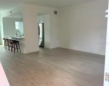 6648 Time Square Avenue - Photo Thumbnail 5