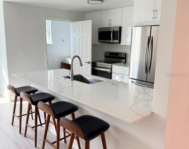 6648 Time Square Avenue - Photo Thumbnail 7