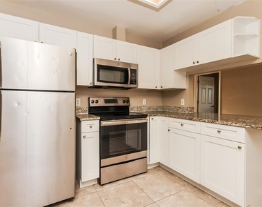17144 Antigua Road - Photo Thumbnail 5