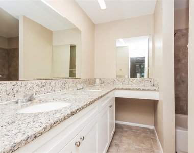 17144 Antigua Road - Photo Thumbnail 10