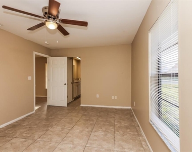 17144 Antigua Road - Photo Thumbnail 8