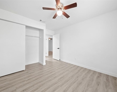515 Floral Drive - Photo Thumbnail 21