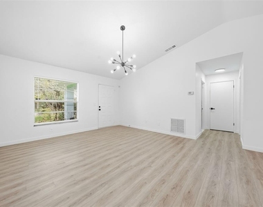 515 Floral Drive - Photo Thumbnail 11