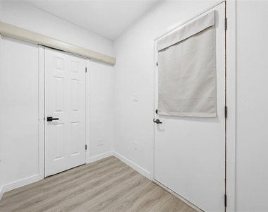 515 Floral Drive - Photo Thumbnail 30