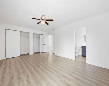 515 Floral Drive - Photo Thumbnail 7