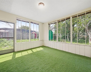 515 Floral Drive - Photo Thumbnail 32