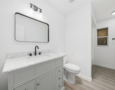 515 Floral Drive - Photo Thumbnail 13