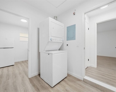 515 Floral Drive - Photo Thumbnail 29
