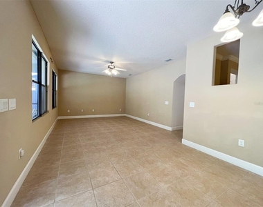 2532 Glenridge Circle - Photo Thumbnail 5