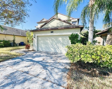 2532 Glenridge Circle - Photo Thumbnail 2