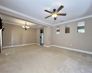 2532 Glenridge Circle - Photo Thumbnail 6