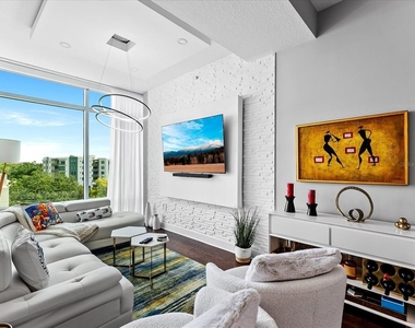 101 S Eola Drive - Photo Thumbnail 15