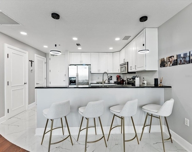 101 S Eola Drive - Photo Thumbnail 7