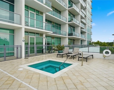 101 S Eola Drive - Photo Thumbnail 32